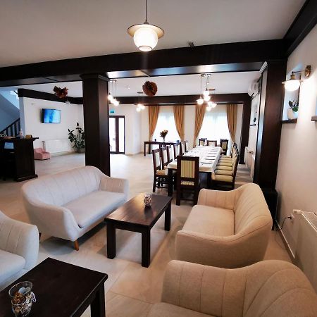 Mateo Transalpina Hotell Săsciori Exteriör bild