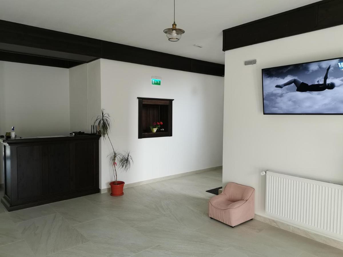 Mateo Transalpina Hotell Săsciori Exteriör bild