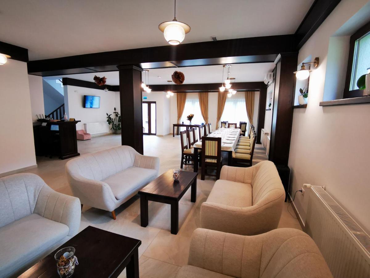 Mateo Transalpina Hotell Săsciori Exteriör bild