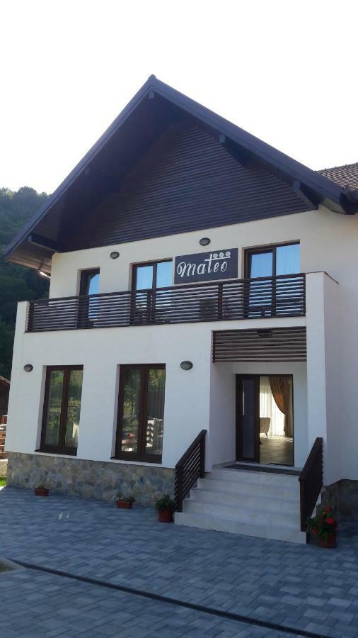 Mateo Transalpina Hotell Săsciori Exteriör bild
